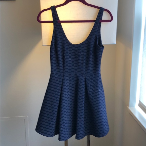 Likely size 4 blue and light grey printed dress - Picture 2 of 5